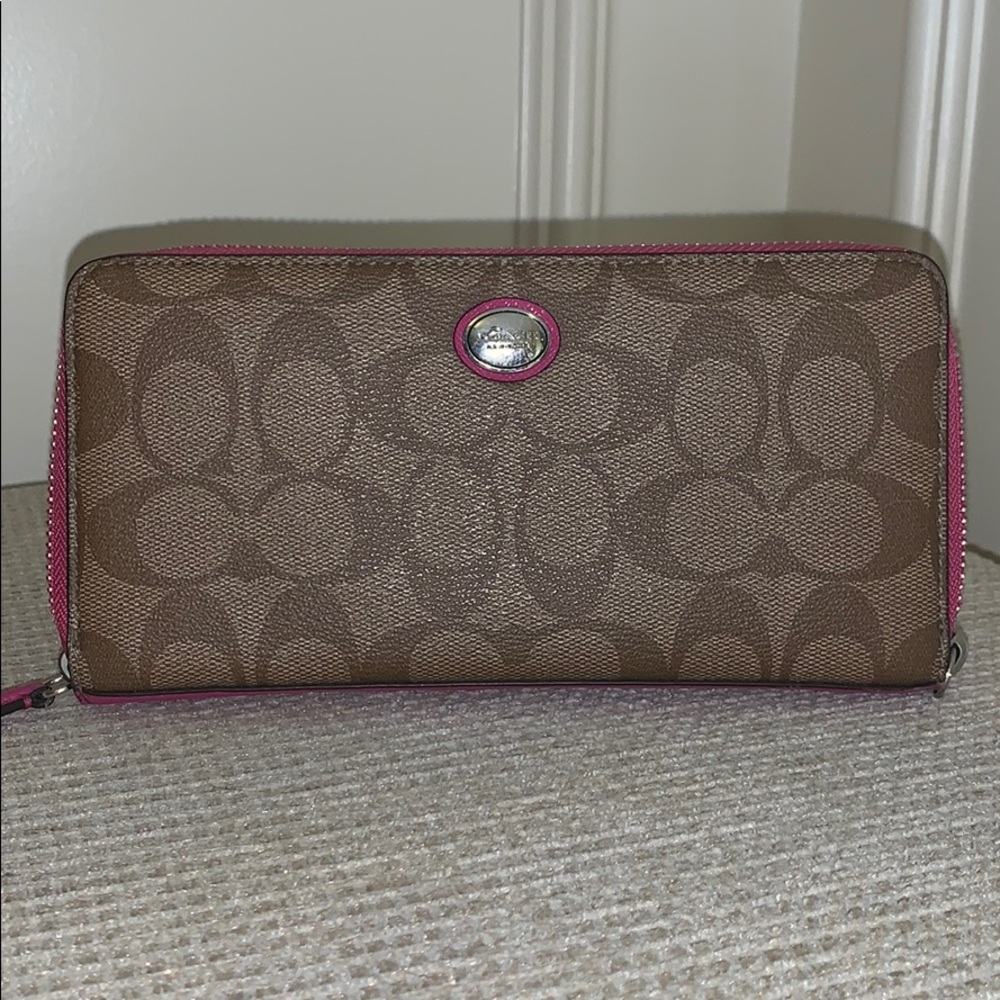 Coach wallet